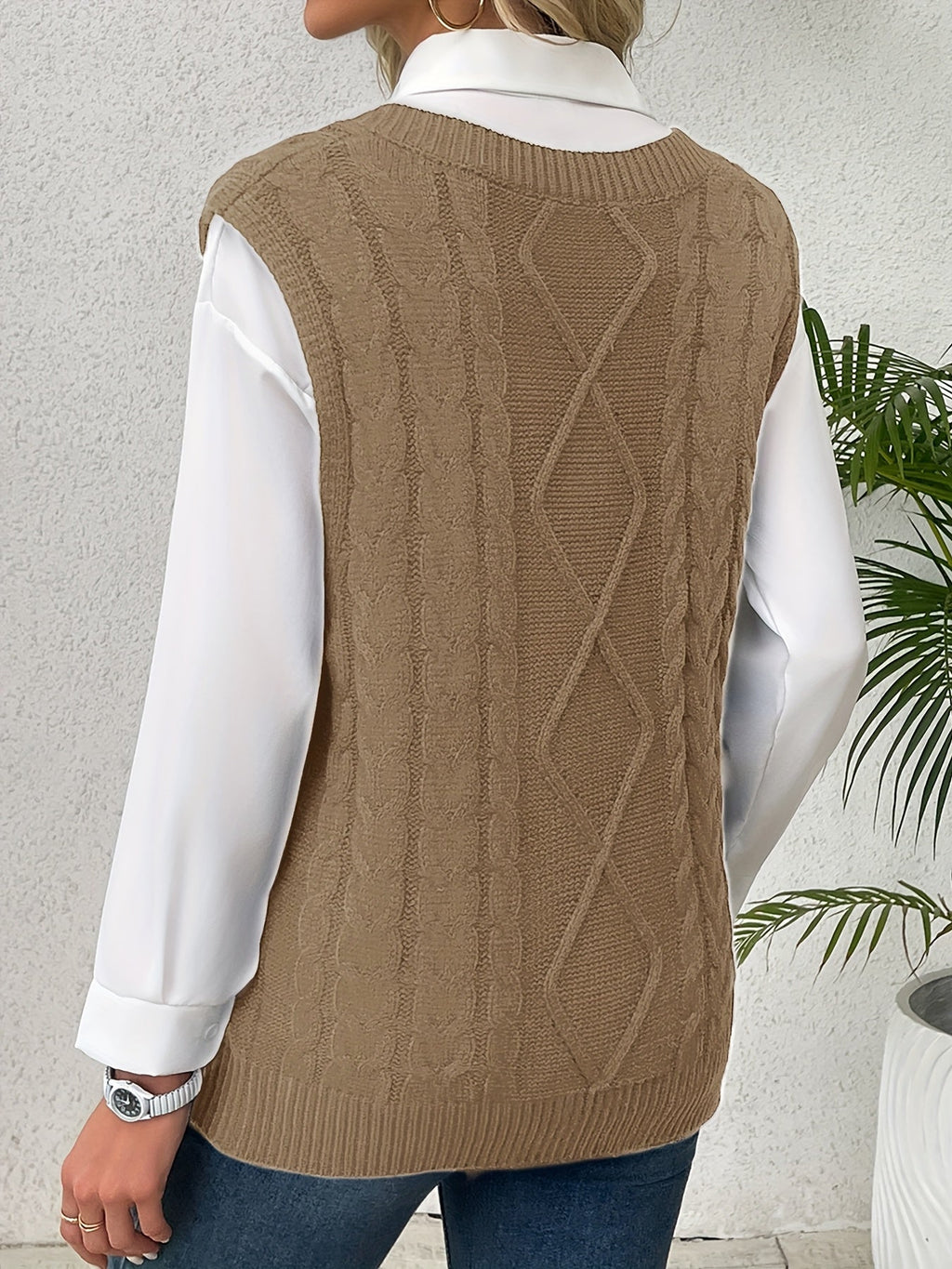 Women's Layering Knit Vest with Cable Pattern