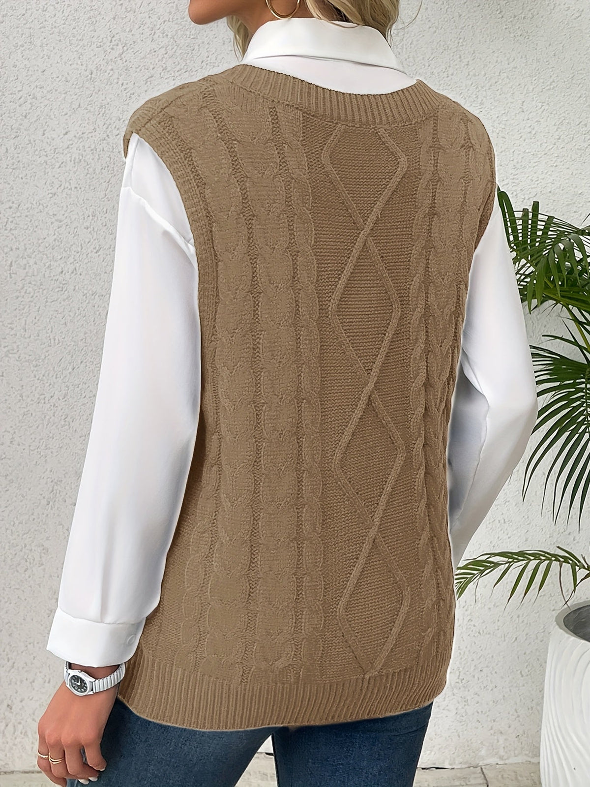 Women's Layering Knit Vest with Cable Pattern