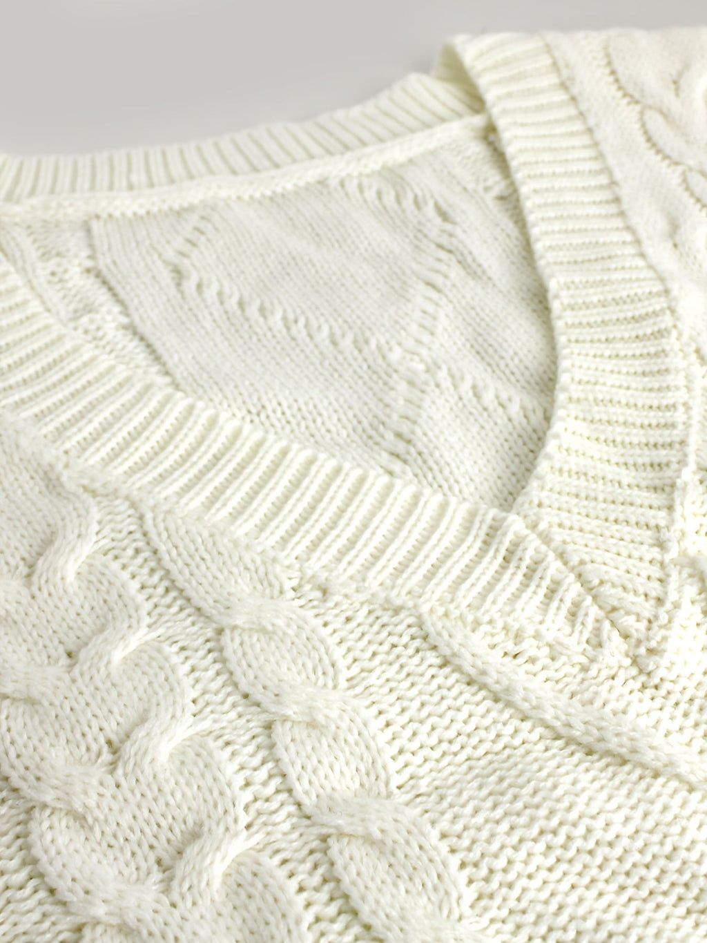 Women's Layering Knit Vest with Cable Pattern