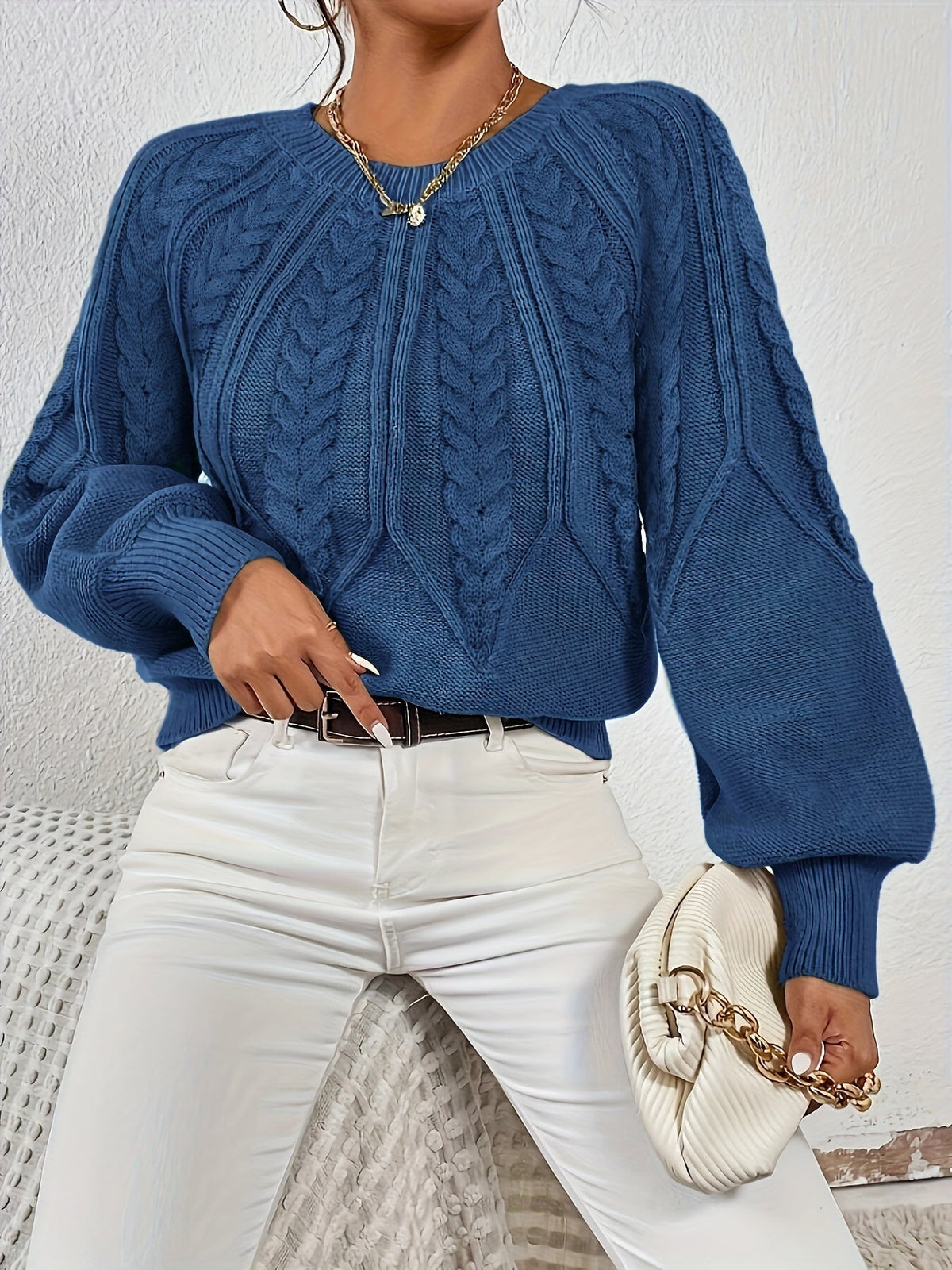 Women's Classic Cable Pattern Sweater with Full Sleeves