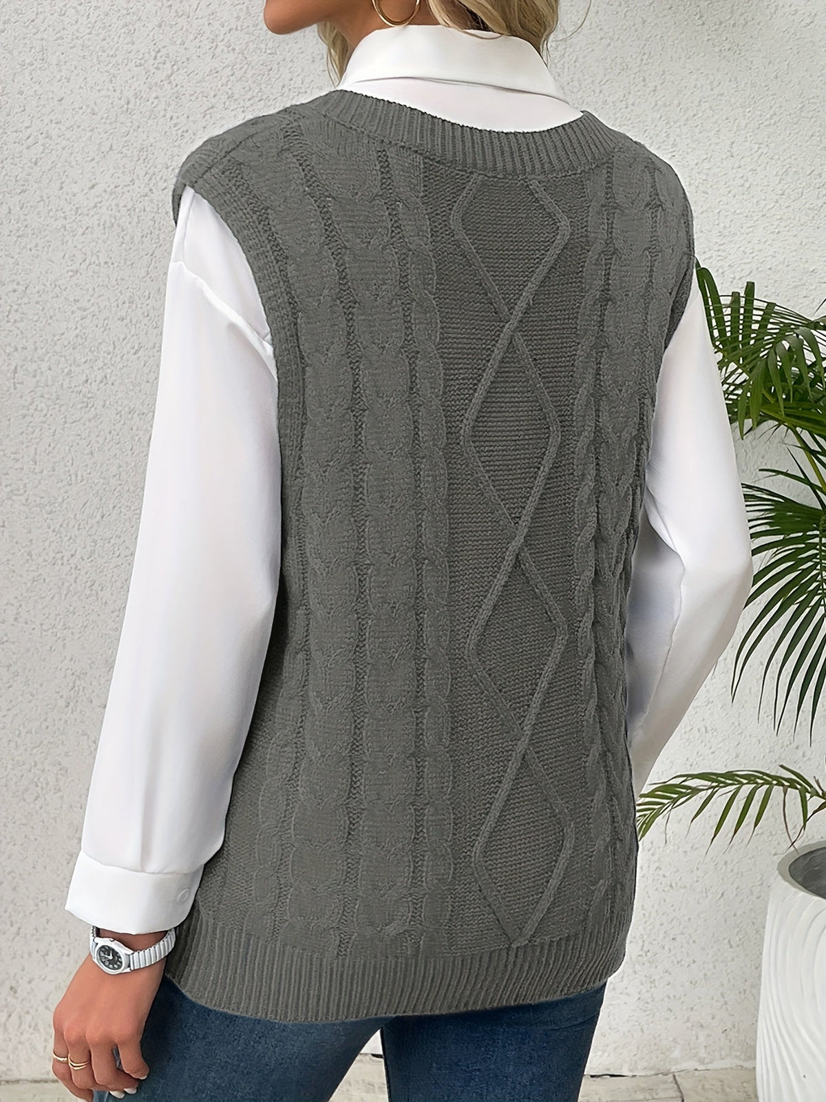 Women's Layering Knit Vest with Cable Pattern