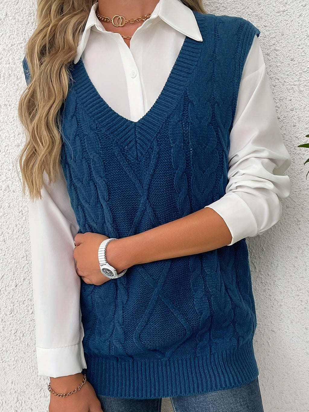 Women's Layering Knit Vest with Cable Pattern