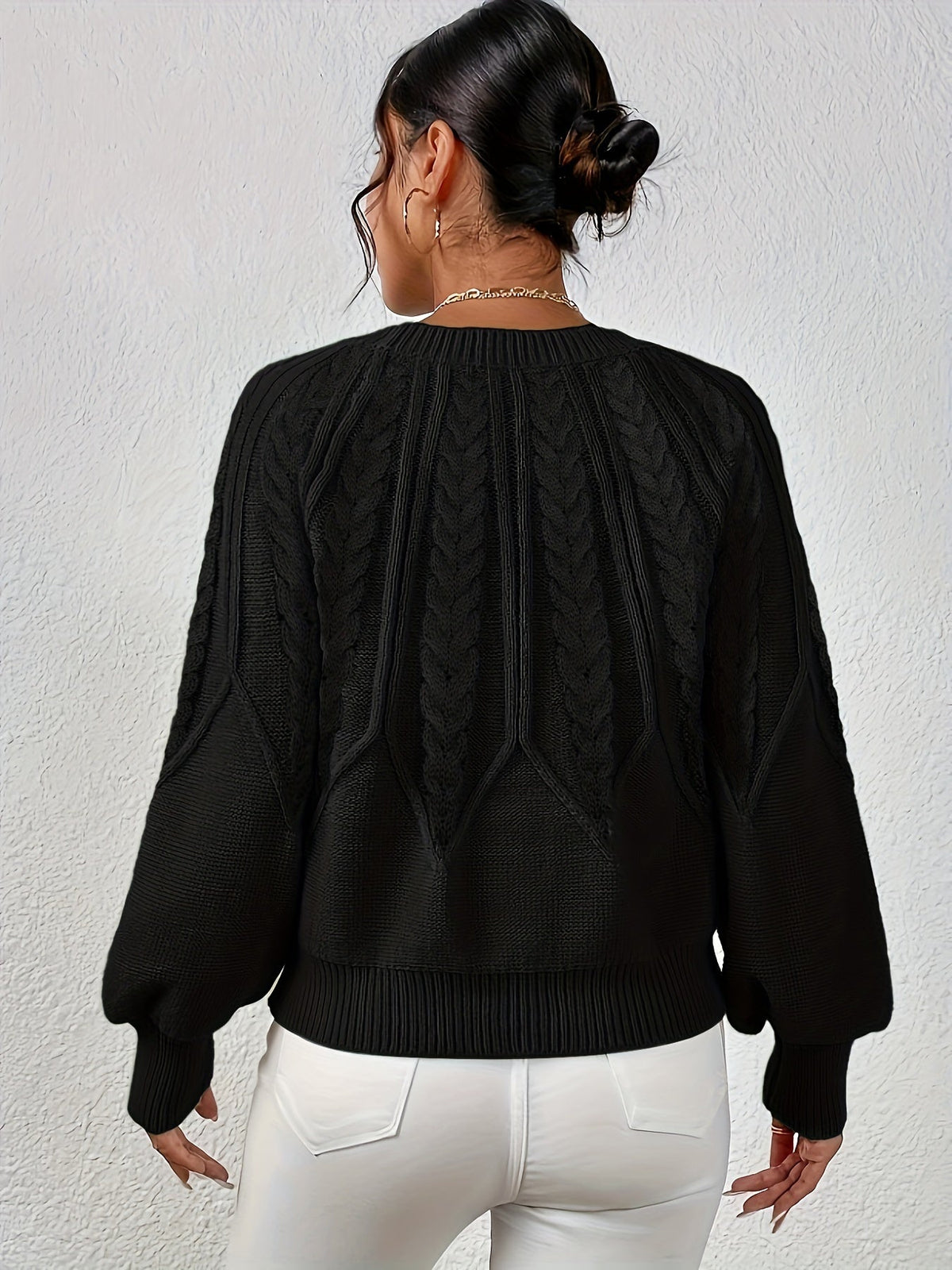 Women's Classic Cable Pattern Sweater with Full Sleeves