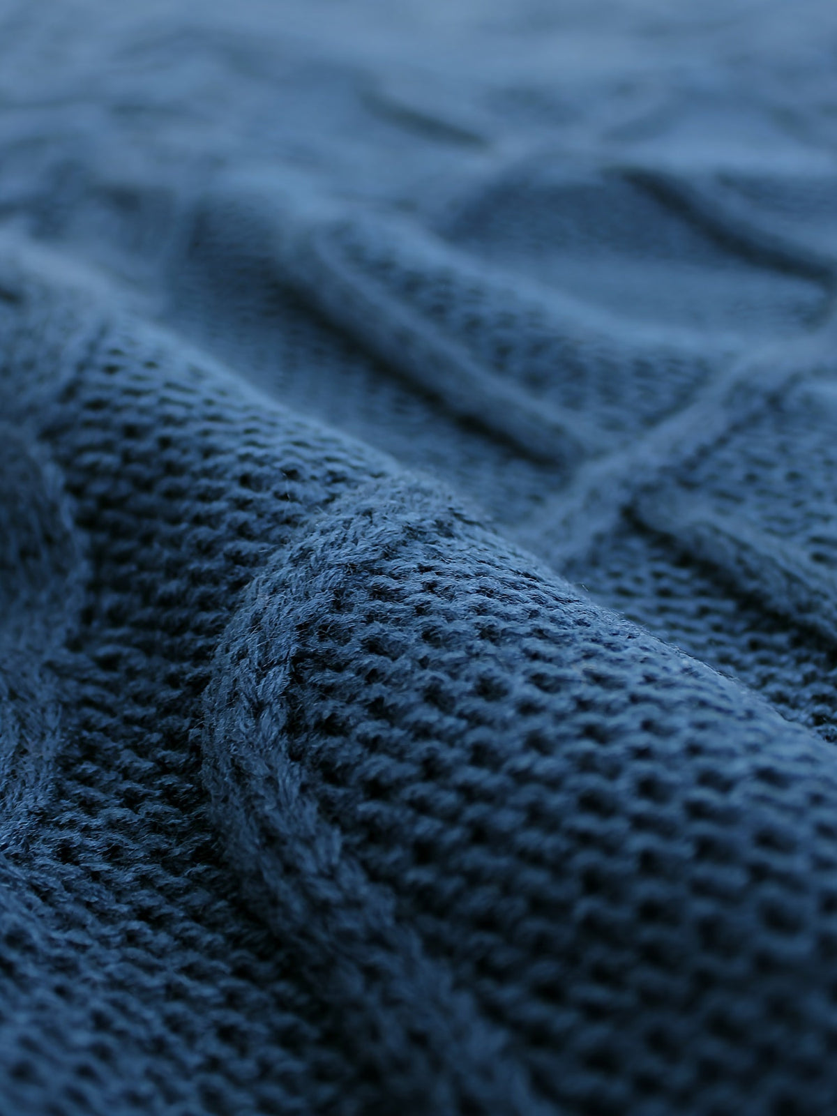 Women's Layering Knit Vest with Cable Pattern