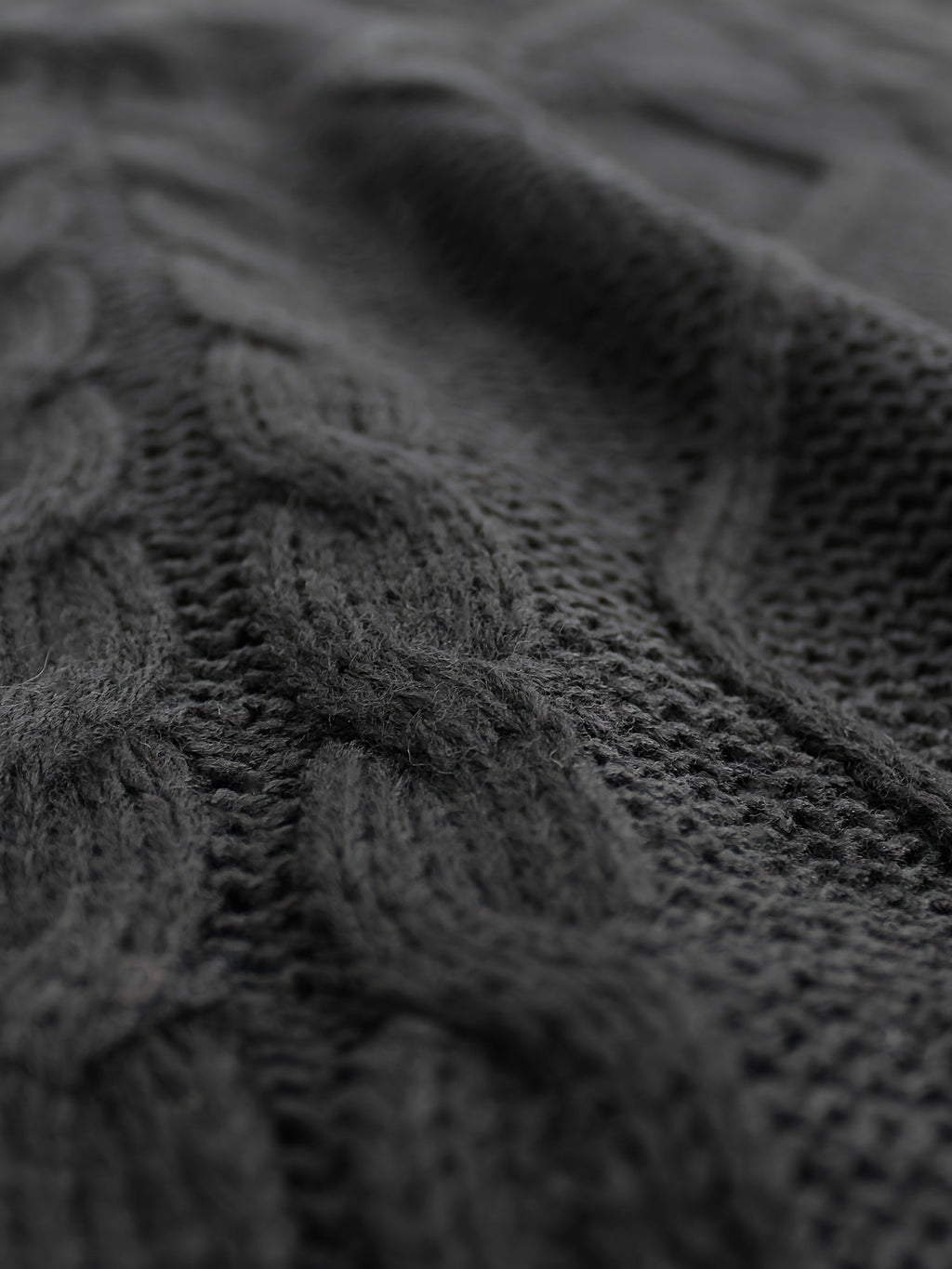 Women's Layering Knit Vest with Cable Pattern
