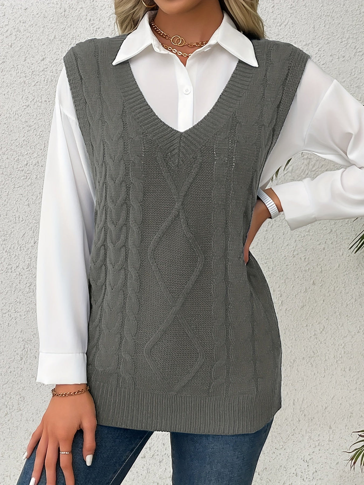 Women's Layering Knit Vest with Cable Pattern