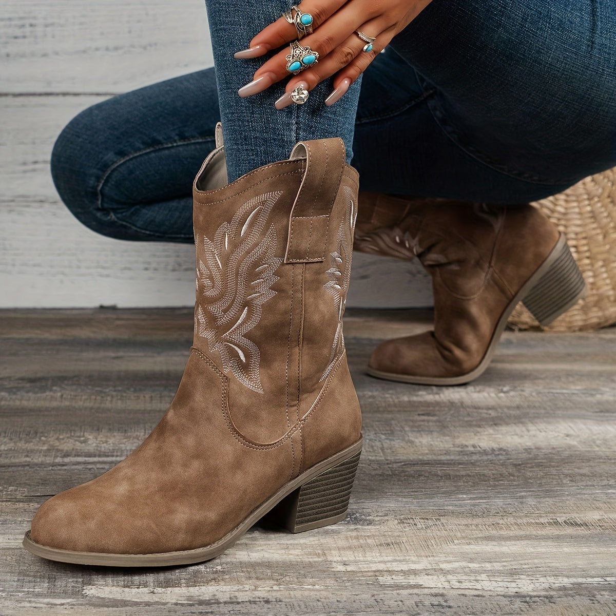 Women's Stacked Heel Wide Calf Embroidered Cowgirl Boots