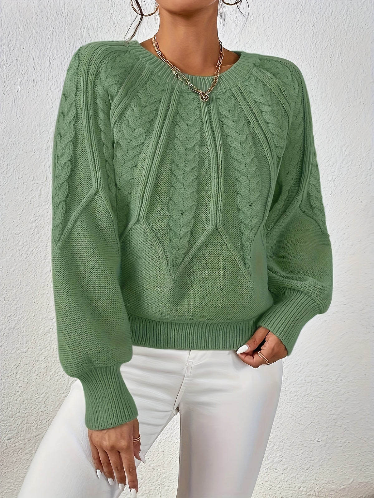 Women's Classic Cable Pattern Sweater with Full Sleeves