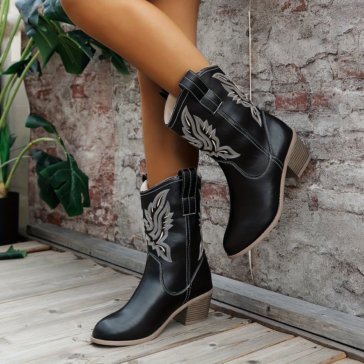 Women's Stacked Heel Wide Calf Embroidered Cowgirl Boots