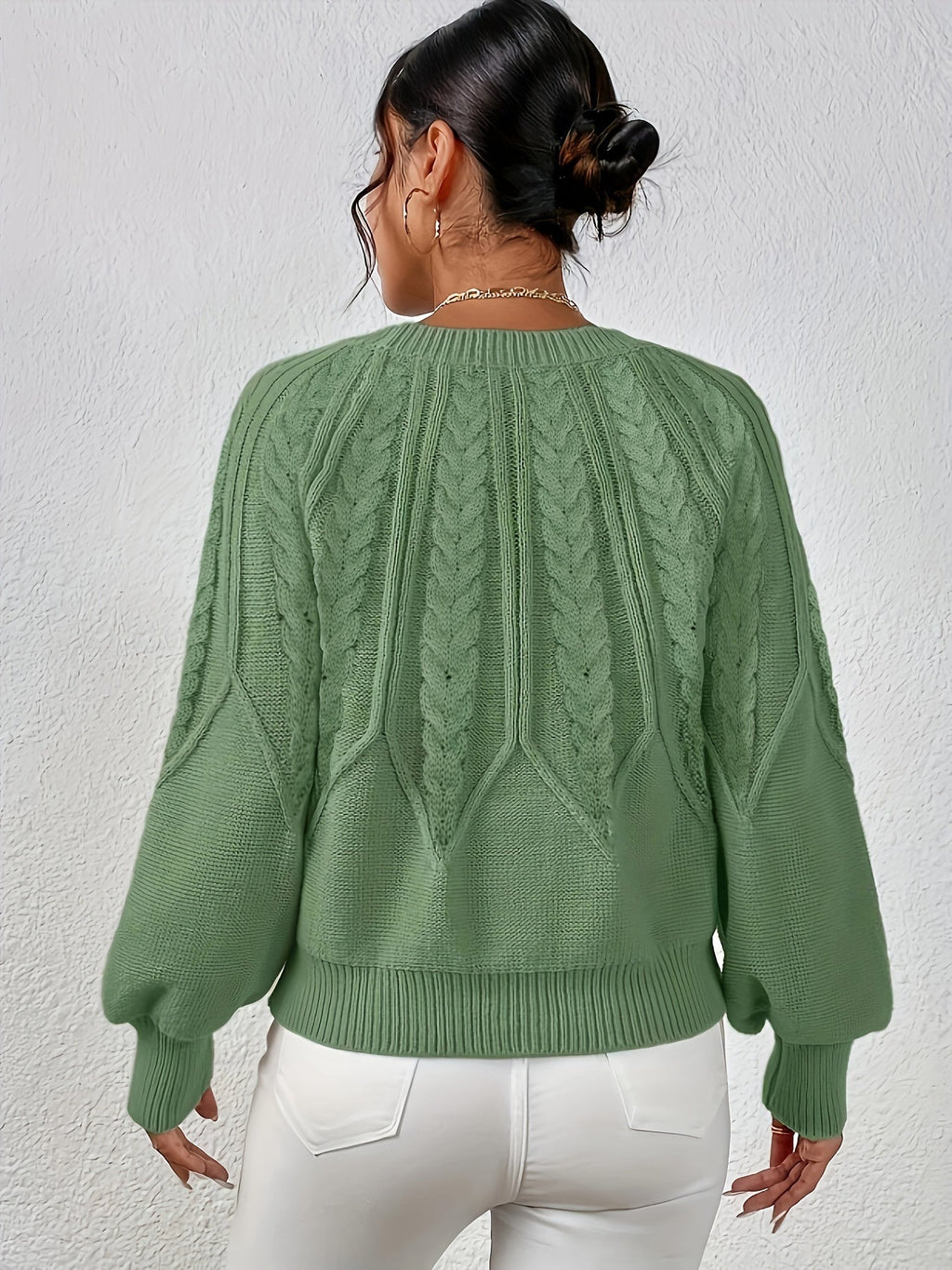 Women's Classic Cable Pattern Sweater with Full Sleeves