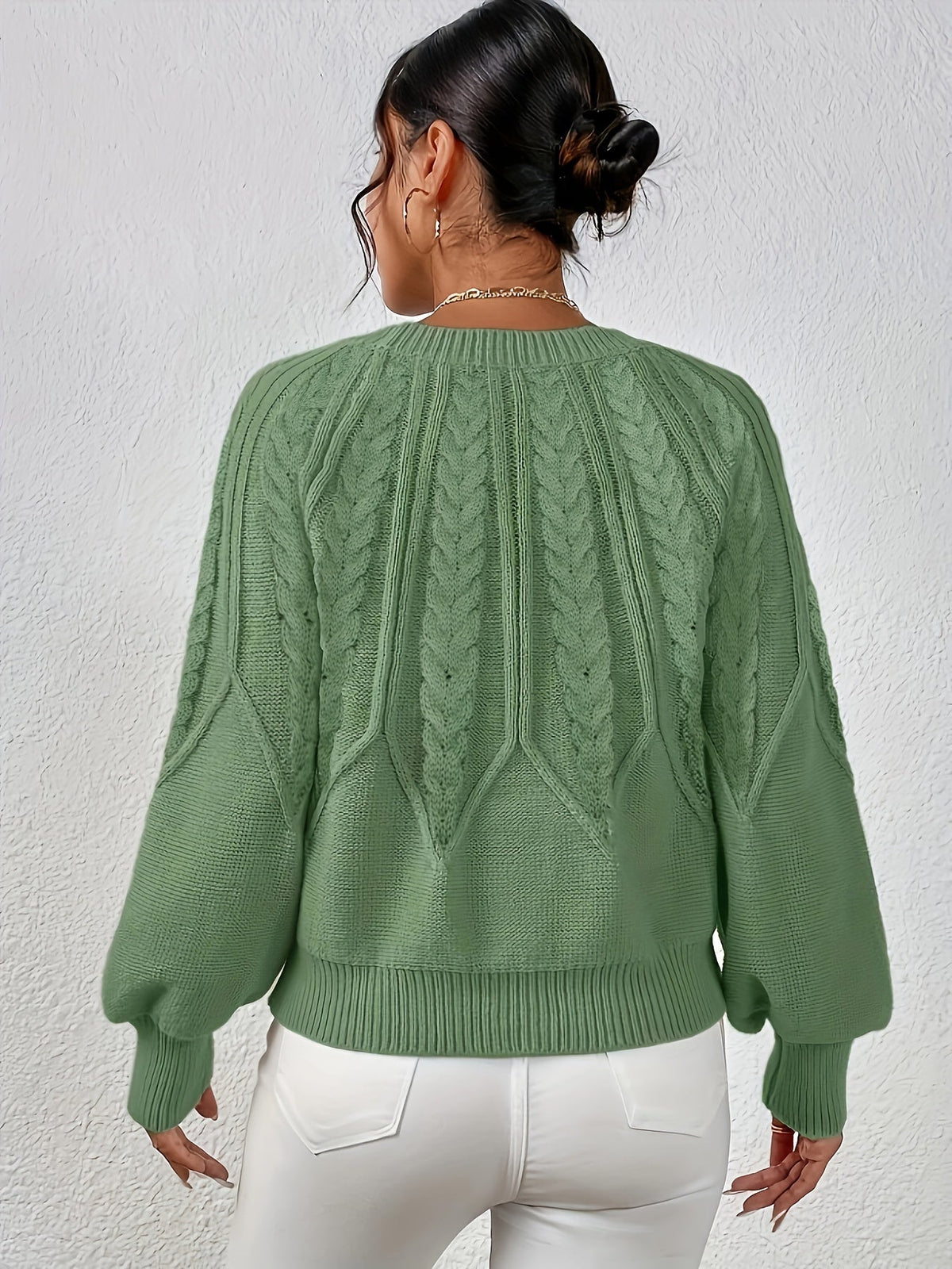 Women's Classic Cable Pattern Sweater with Full Sleeves