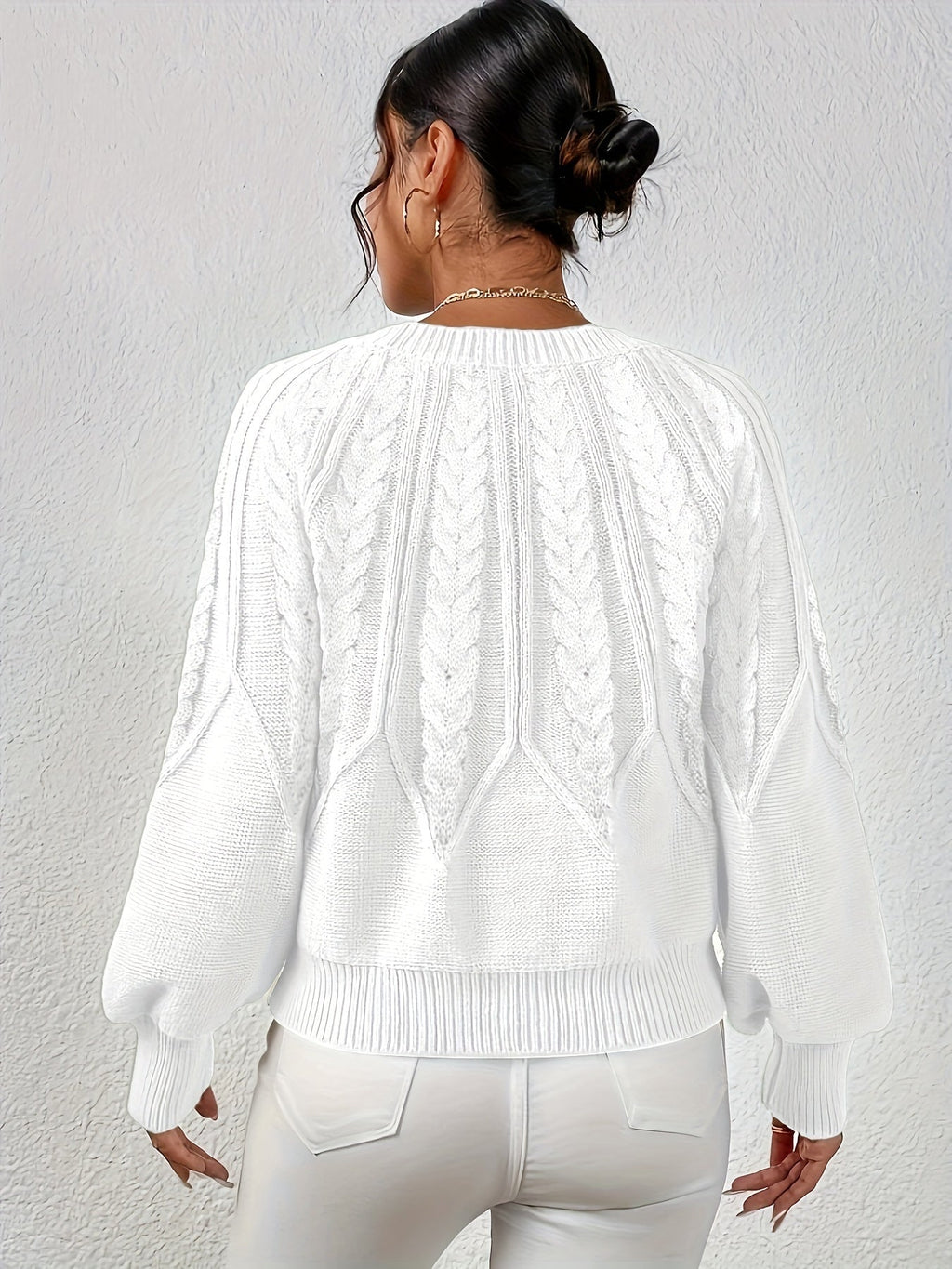 Women's Classic Cable Pattern Sweater with Full Sleeves