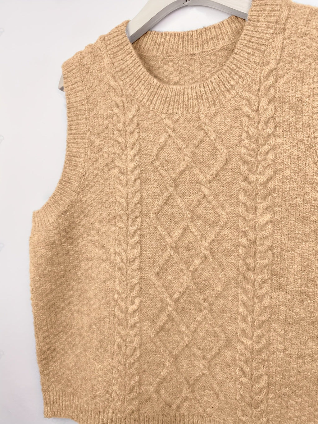 Women's Classic Cable-Knit Crew Neck Sleeveless Sweater Vest