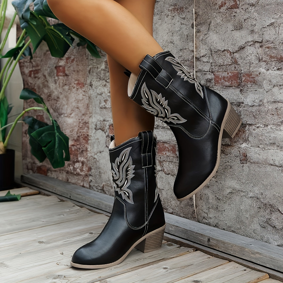 Women's Stacked Heel Wide Calf Embroidered Cowgirl Boots