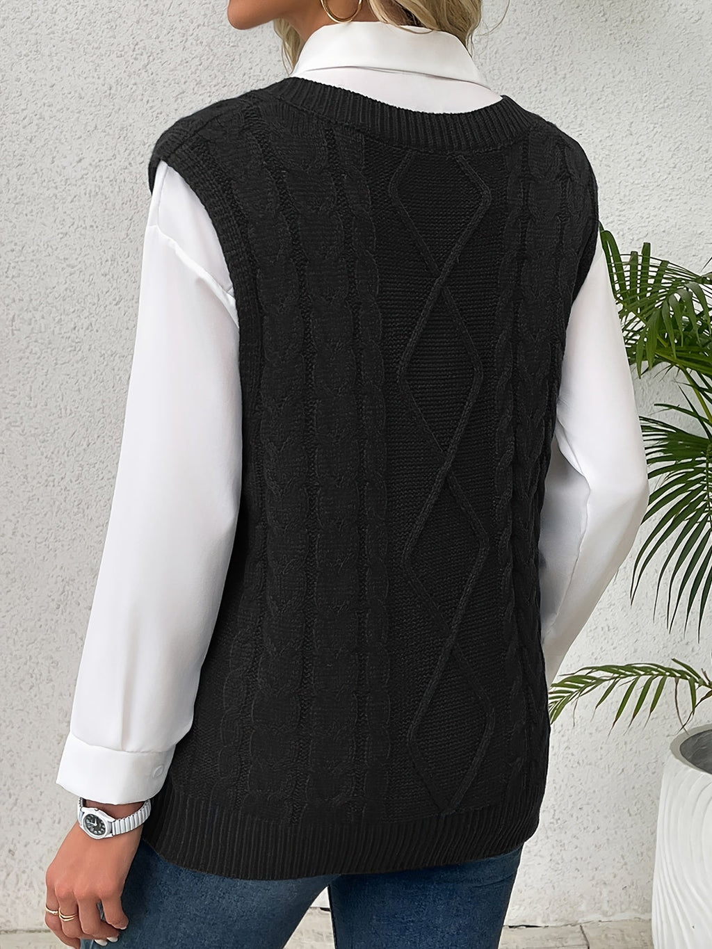 Women's Layering Knit Vest with Cable Pattern