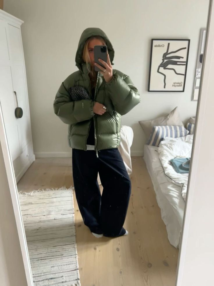 Men's Padded Quilted Hooded Jacket with Plush Sherpa Interior