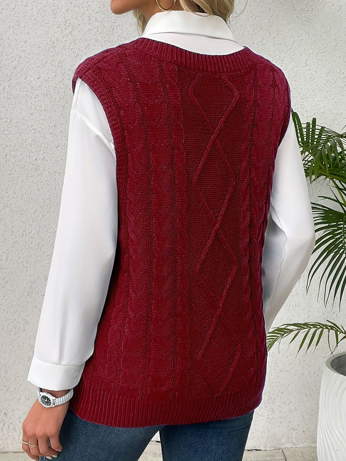 Women's Layering Knit Vest with Cable Pattern