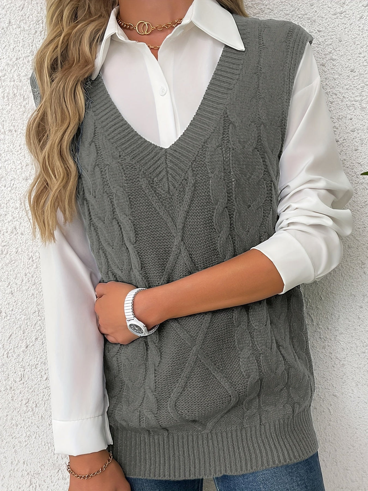 Women's Layering Knit Vest with Cable Pattern