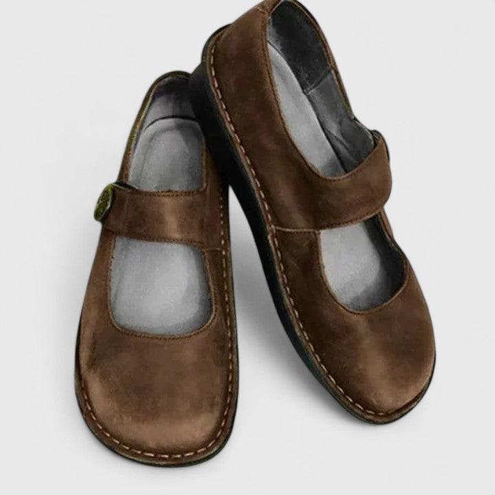 Women's Understated Comfort Strappy Slip-On Flat Shoes