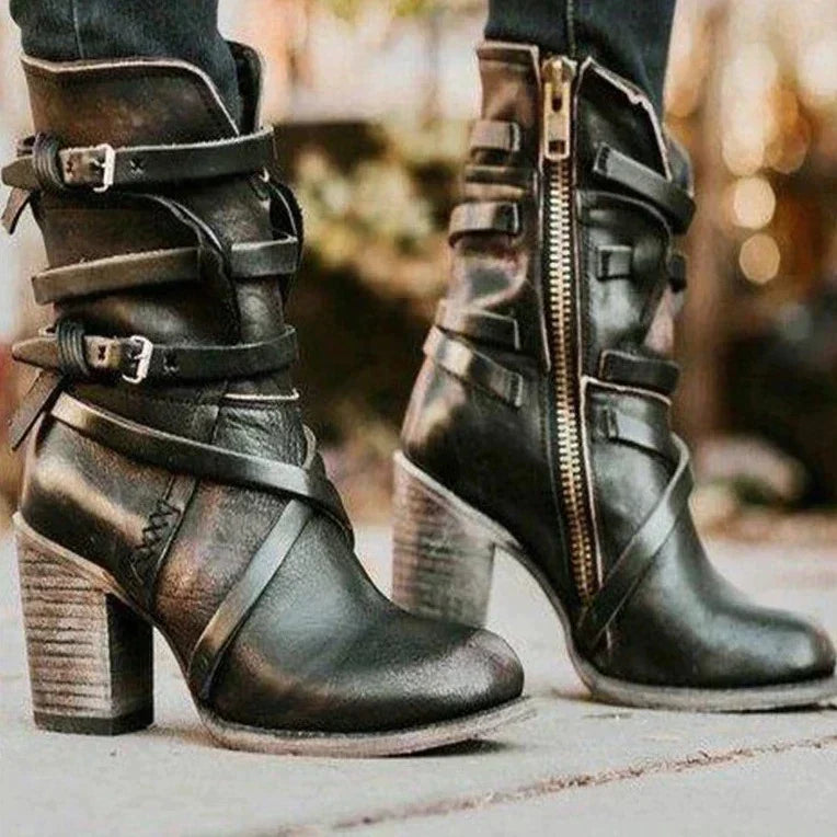 Women's Retro Style Warm Winter Boots in Suede-Look