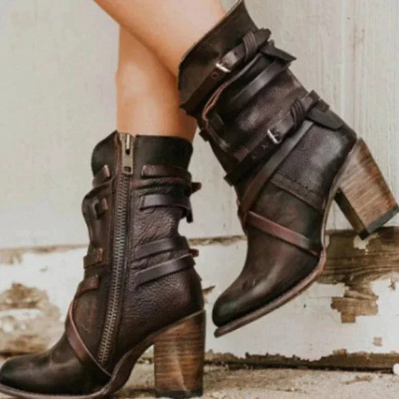 Women's Retro Style Warm Winter Boots in Suede-Look