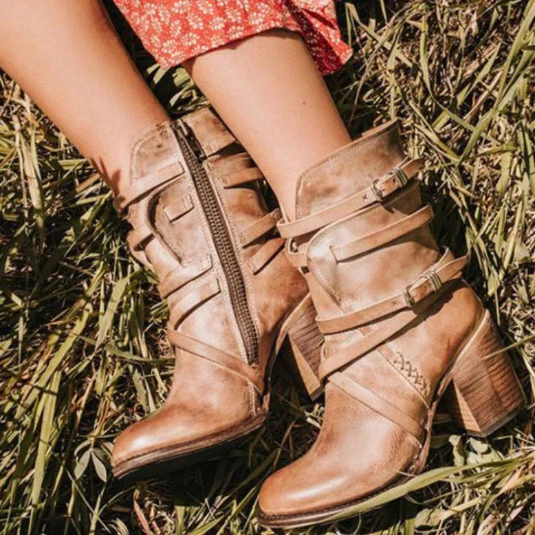 Women's Retro Style Warm Winter Boots in Suede-Look