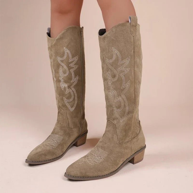 Women's Relaxed Wide Calf Flat Cowgirl Boots