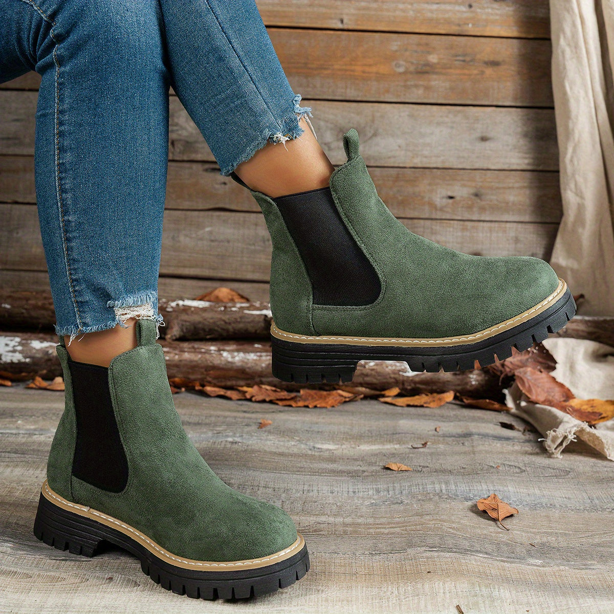 Women's Pull-On Platform Chelsea Boots with Deep Tread