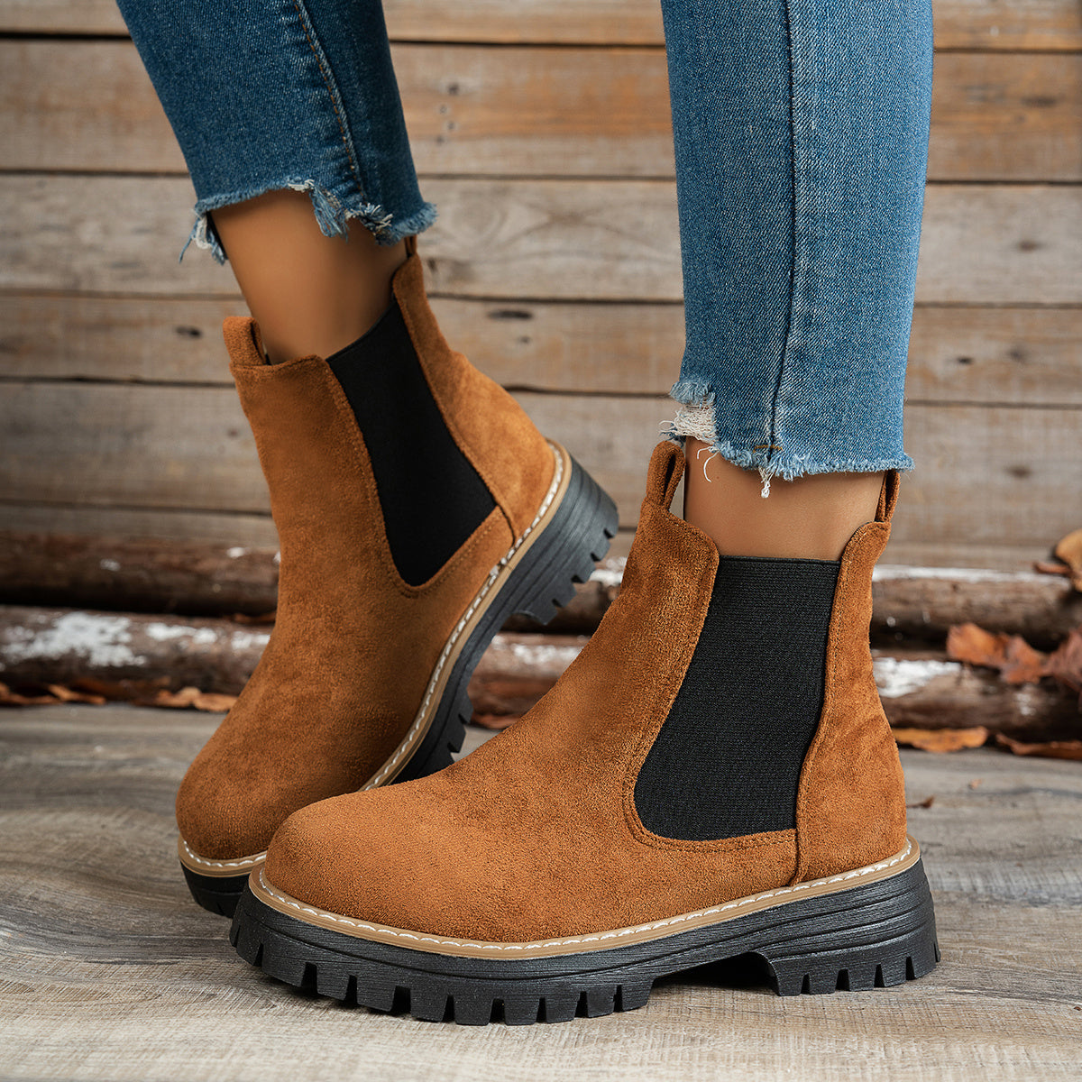 Women's Pull-On Platform Chelsea Boots with Deep Tread