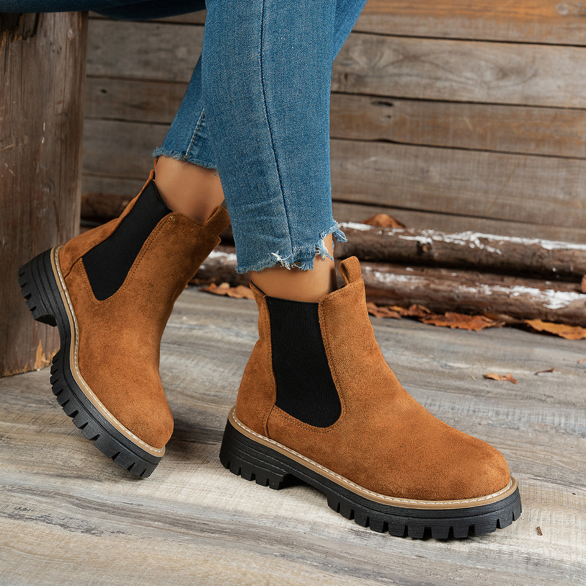 Women's Pull-On Platform Chelsea Boots with Deep Tread