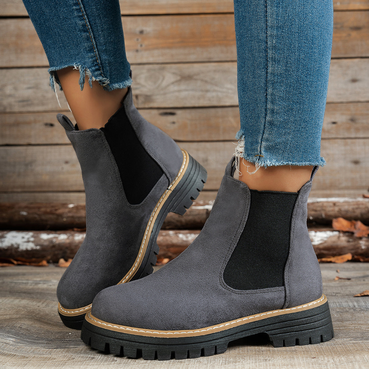 Women's Pull-On Platform Chelsea Boots with Deep Tread