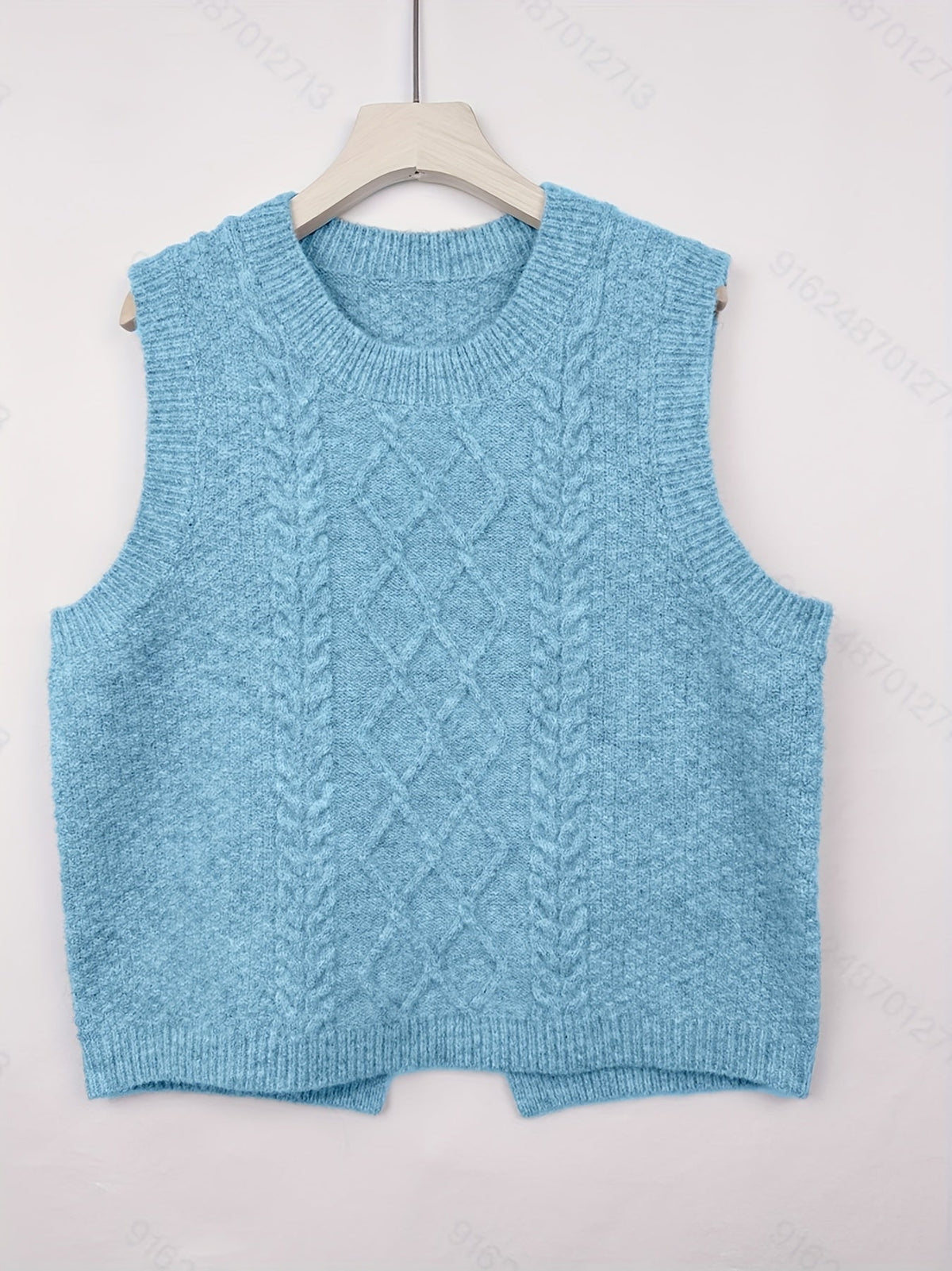 Women's Classic Cable-Knit Crew Neck Sleeveless Sweater Vest
