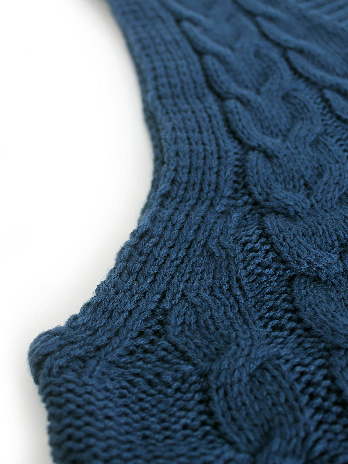 Women's Layering Knit Vest with Cable Pattern