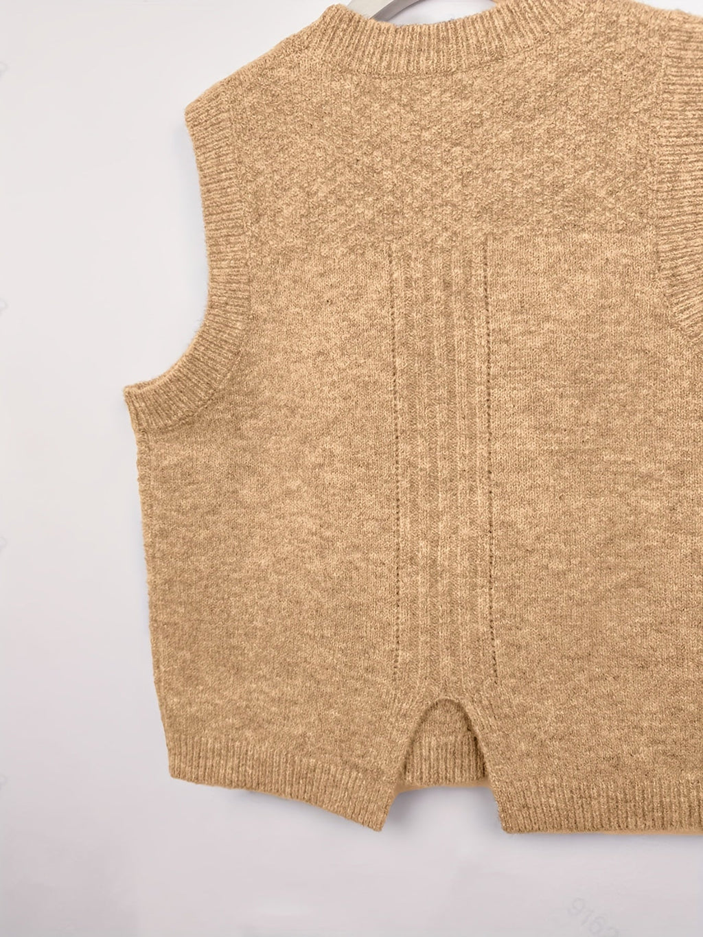 Women's Classic Cable-Knit Crew Neck Sleeveless Sweater Vest