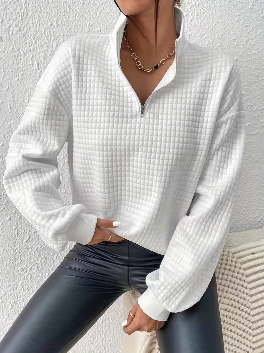 Women's Roomy Half-Zip Knit Pullover with Neat Collar