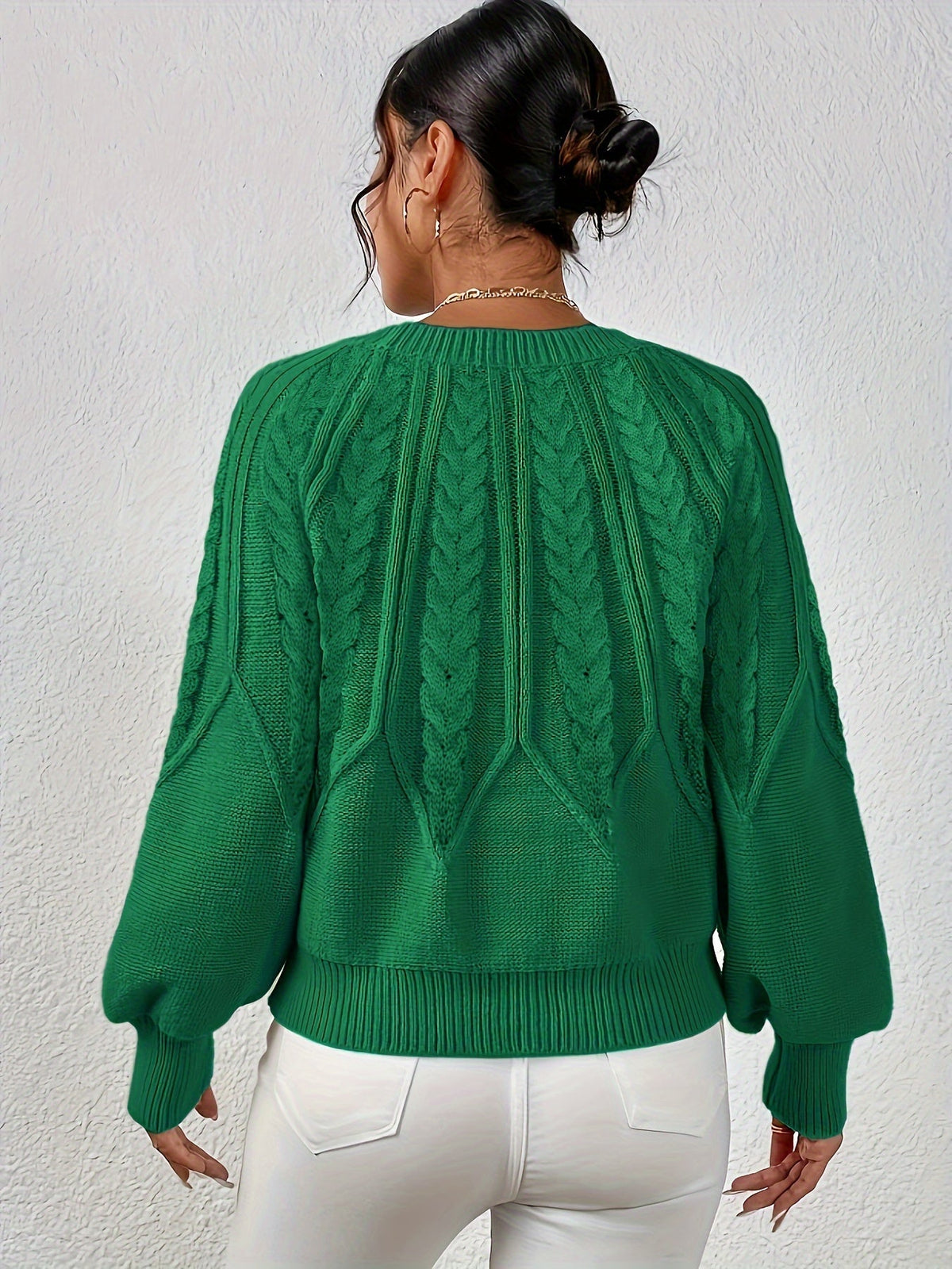 Women's Classic Cable Pattern Sweater with Full Sleeves