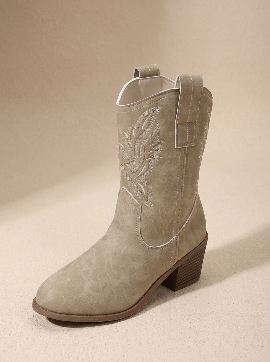 Women's Stitched Embroidery Block Heel Pull-On Boots