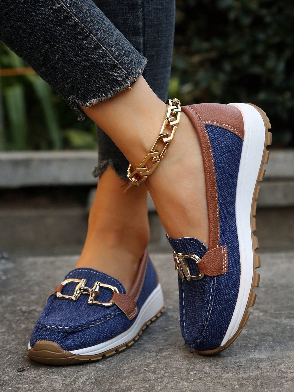 Women's Everyday Comfort Buckle Detail Moccasins