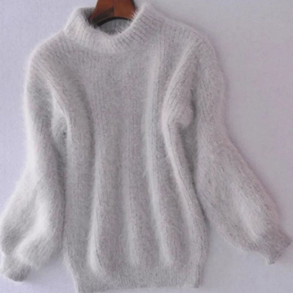Women's Plush Soft Turtleneck Sweater for Cold Mornings