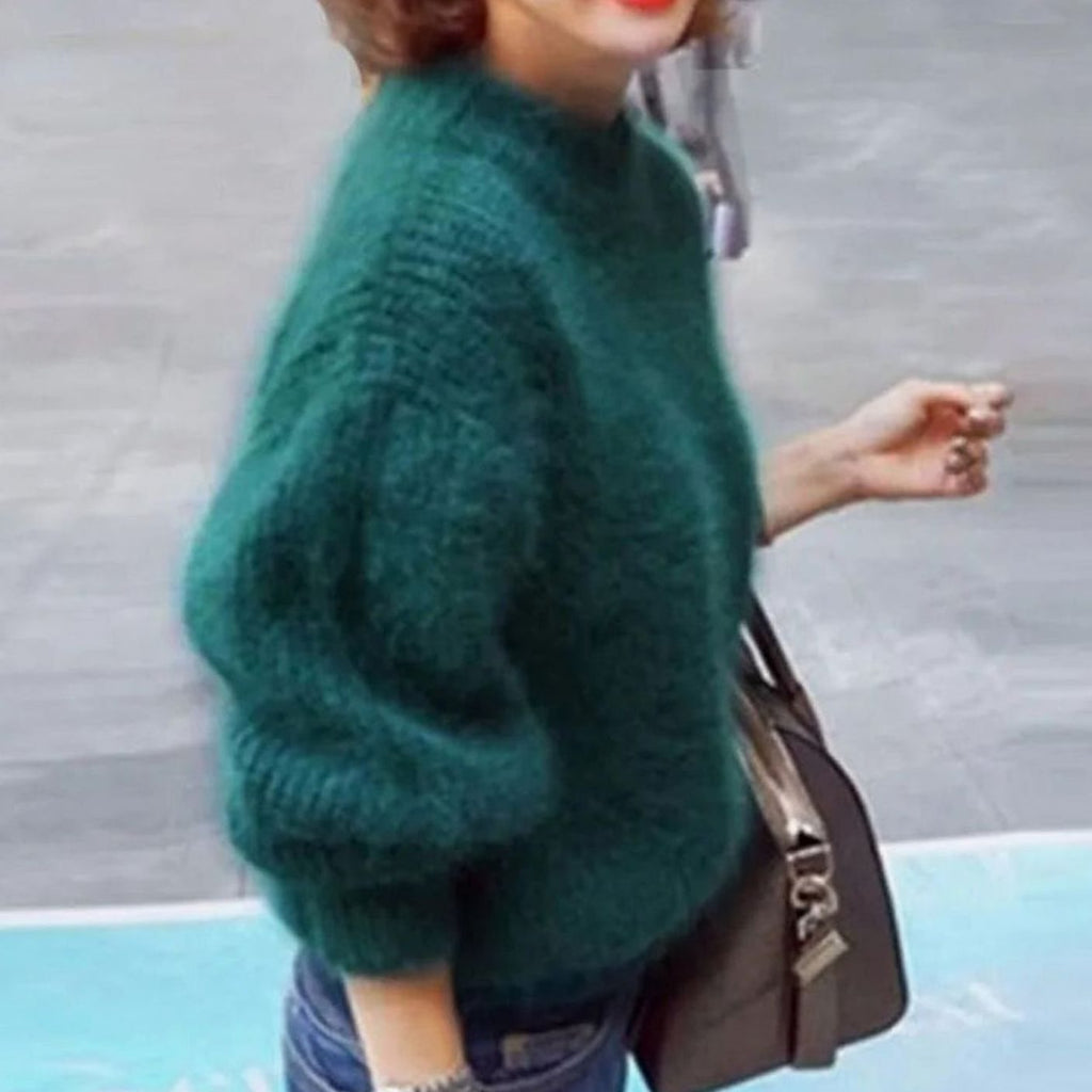 Women's Plush Soft Turtleneck Sweater for Cold Mornings