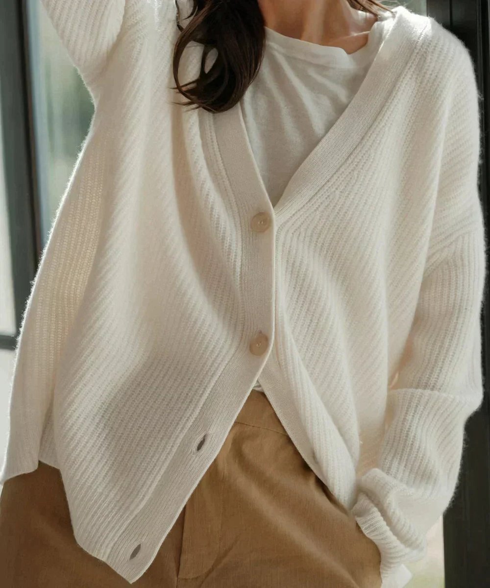Women's Lightweight Buttoned V-Neck Everyday Layering Cardigan Sweater