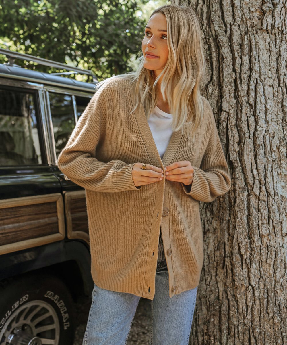 Women's Lightweight Buttoned V-Neck Everyday Layering Cardigan Sweater