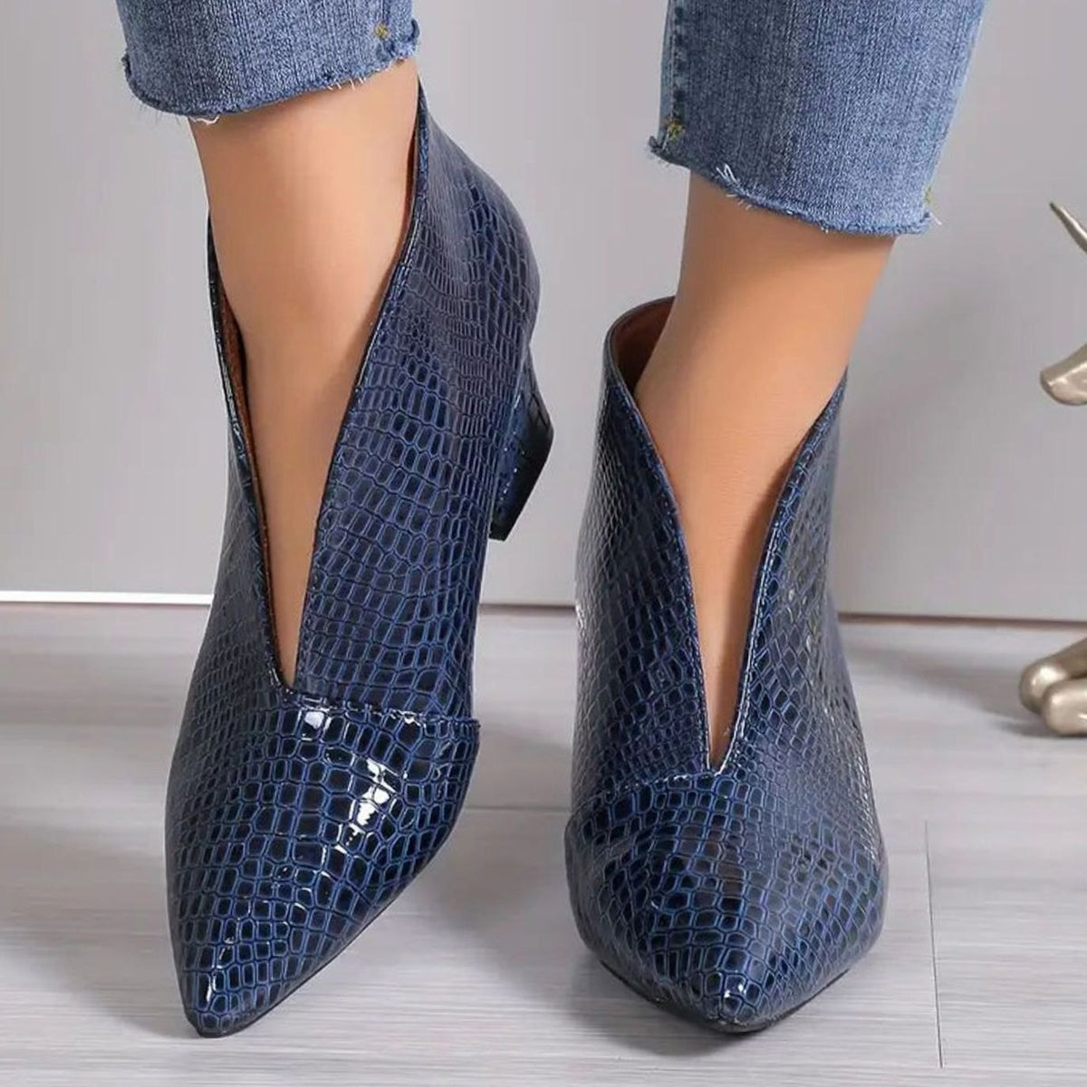 Women's Snake-Style Textured Deep V Opening Ankle Boots